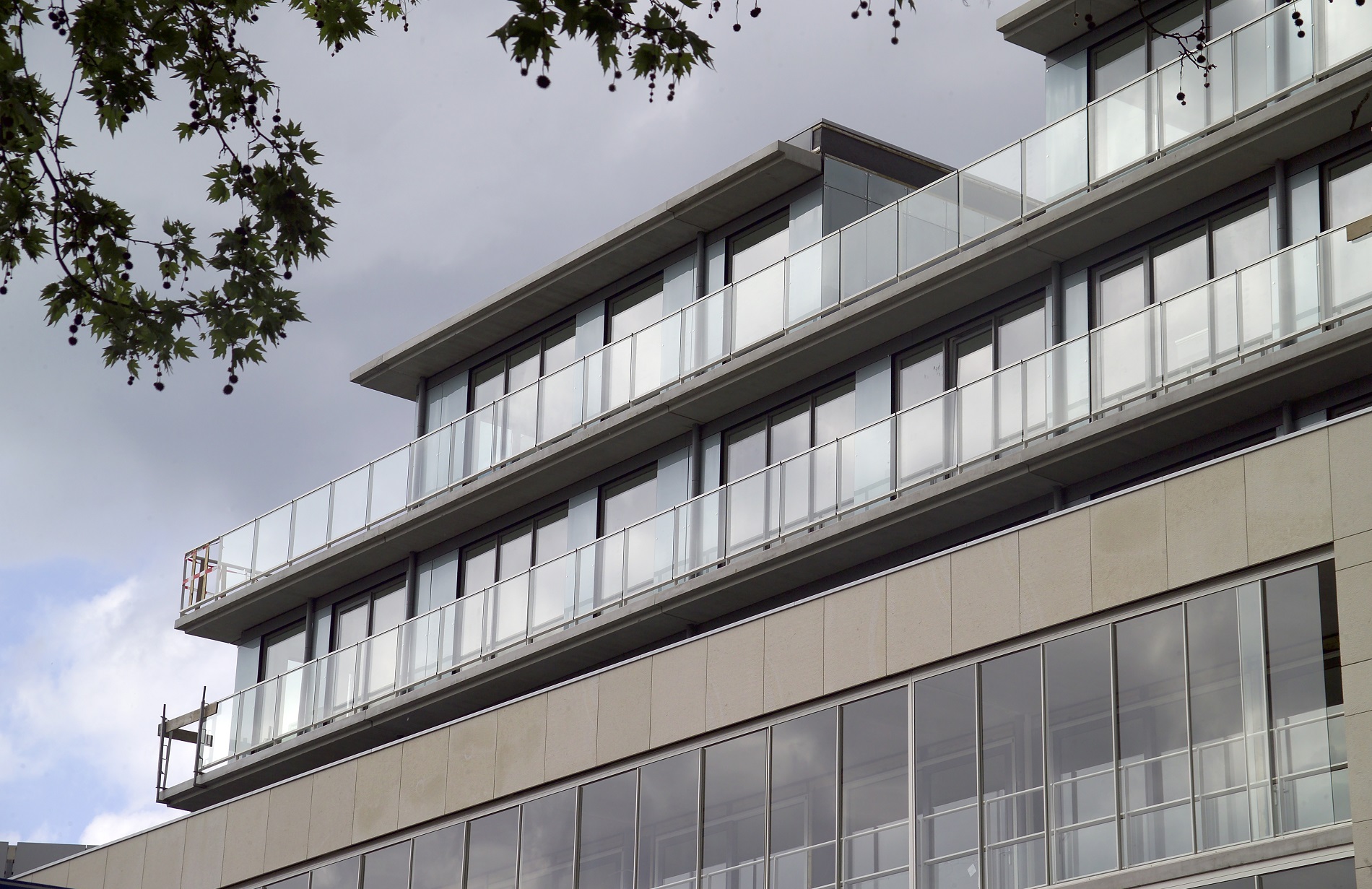 Velperplein Arnhem-Glazen balustrades-Metaglas