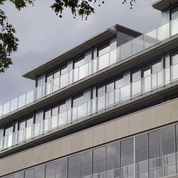 Velperplein Arnhem-Glazen balustrades-Metaglas