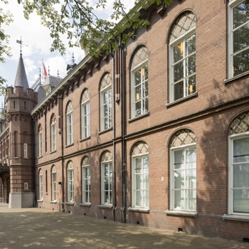 Gevelbeeld-Voorzetramen-Stadsarchief-Breda