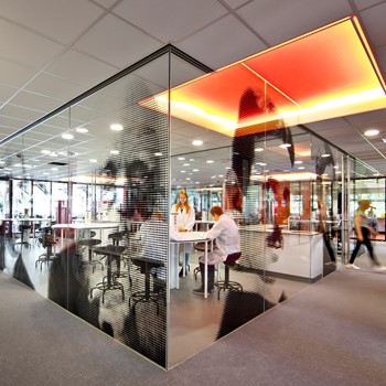 Denkkamer Architectuur & Onderzoek-Volglazen Wanden-Renovatie-Leeromgeving