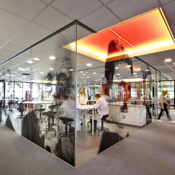 Denkkamer Architectuur & Onderzoek-Volglazen Wanden-Renovatie-Leeromgeving