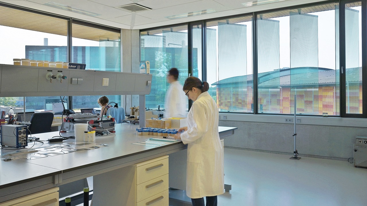 Laboratorium-Matrix IV-Amsterdam-Raam-Mviewplus
