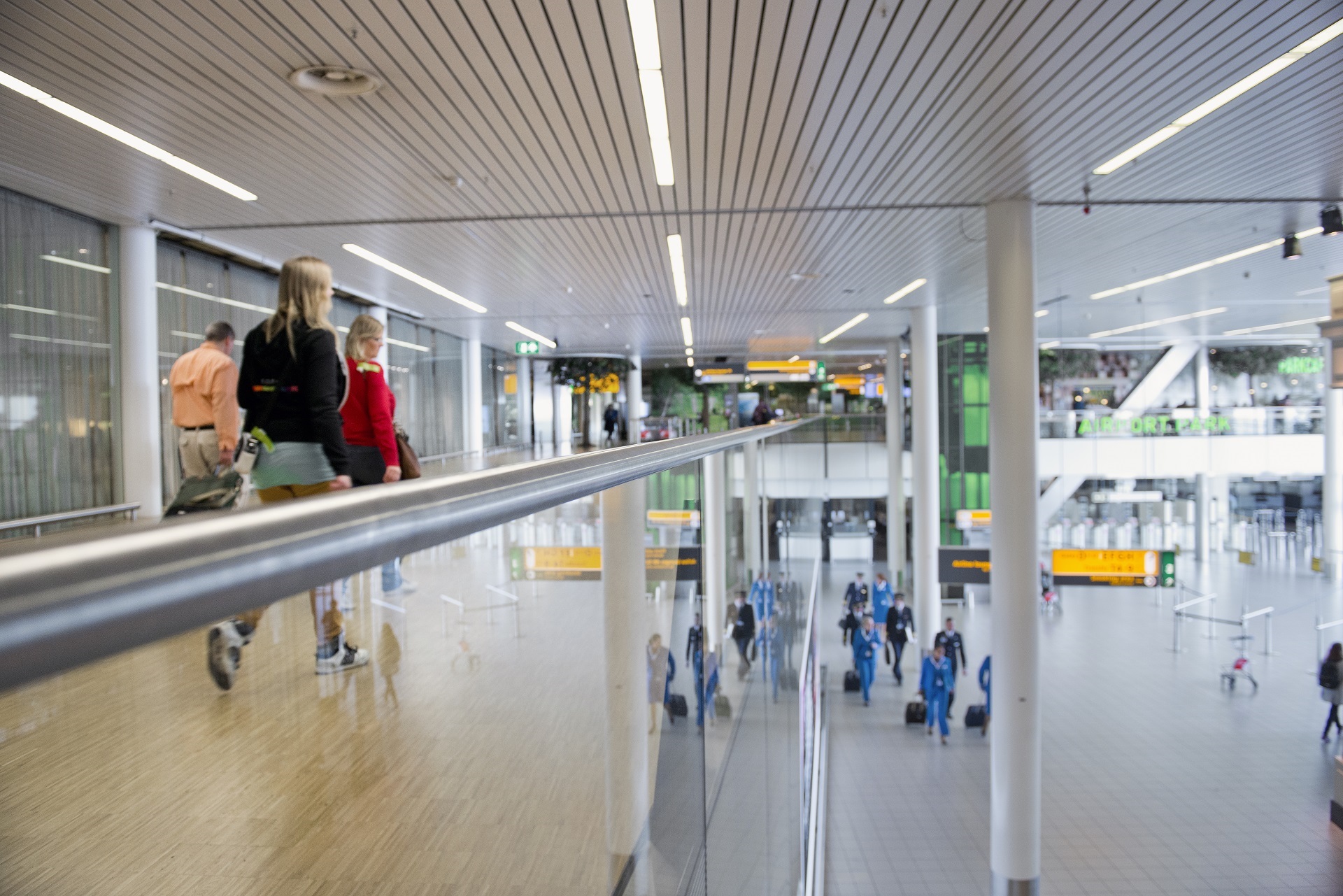 Schiphol-Amsterdam-Glazen balustrade-Maatwerk-Mviewplus