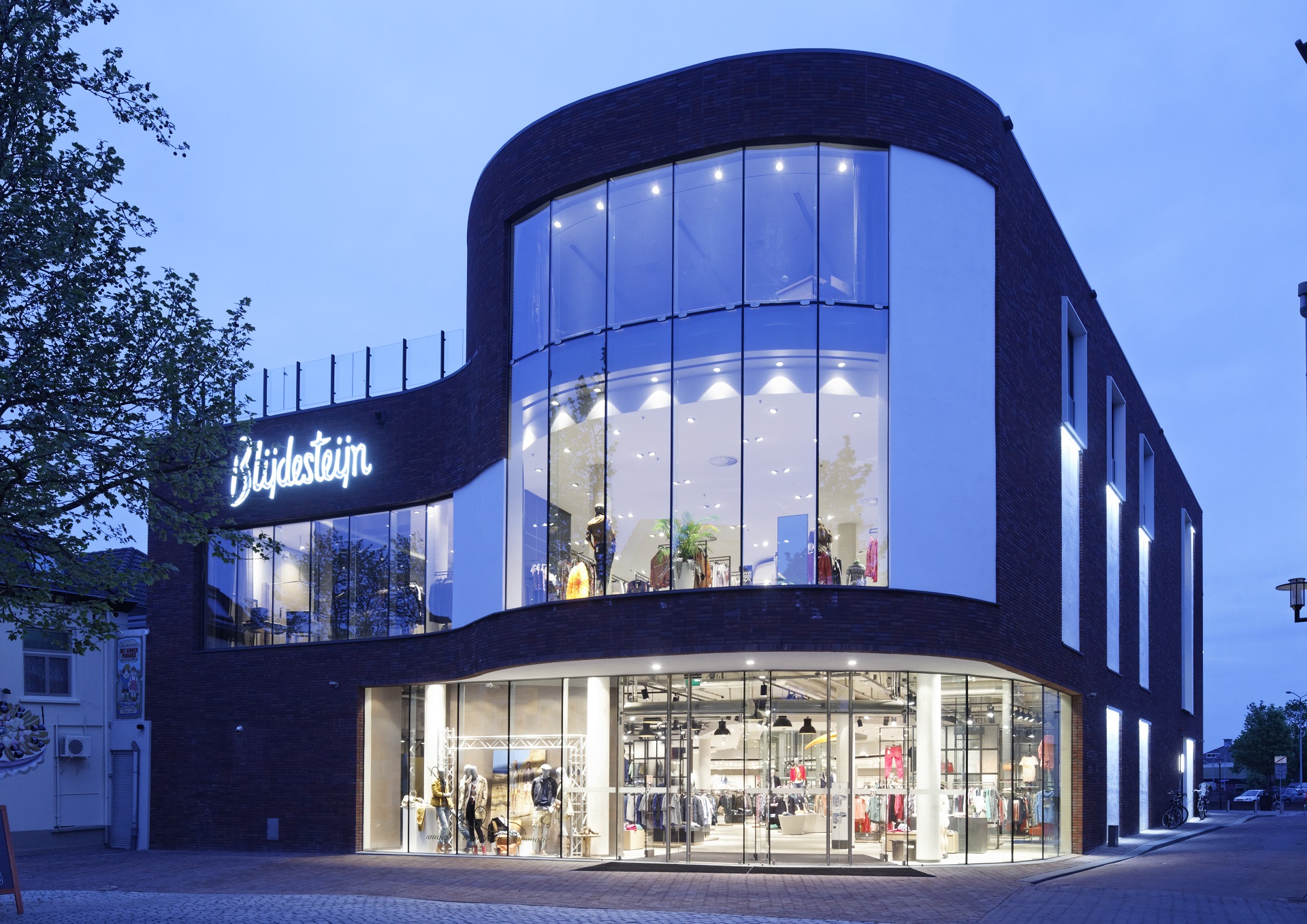 Gevelaanzicht-Glazen pui-Transparant-Mviewplus